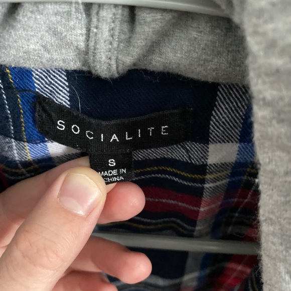 Plaid shirt with hood - Picture 2 of 2